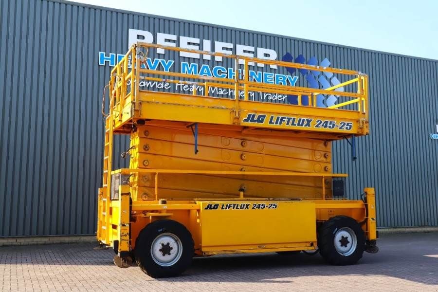 Teleskoparbeitsbühne van het type JLG 245-25 Diesel, 4x4 Drive, 26m Working Height, 750k, Gebrauchtmaschine in Groenlo (Foto 1)