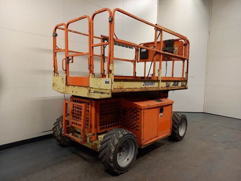 Teleskoparbeitsbühne du type JLG 260MRT, Gebrauchtmaschine en Waregem (Photo 2)