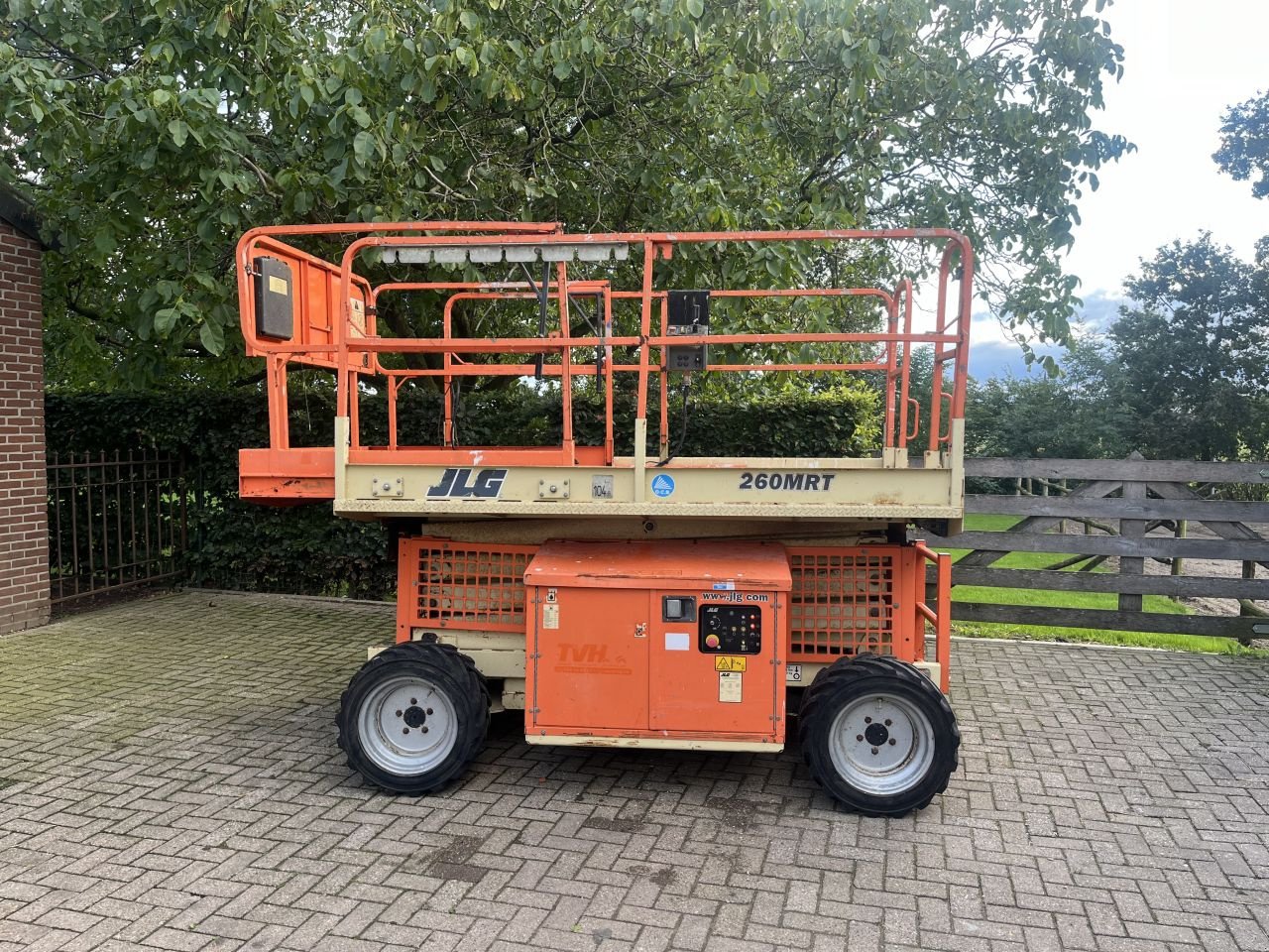 Teleskoparbeitsbühne du type JLG 260MRT, Gebrauchtmaschine en Buggenum (Photo 1)