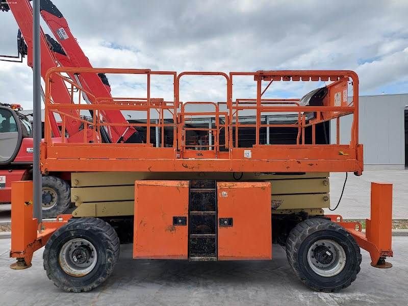 Teleskoparbeitsbühne typu JLG 330LRT, Gebrauchtmaschine w Waregem (Zdjęcie 3)