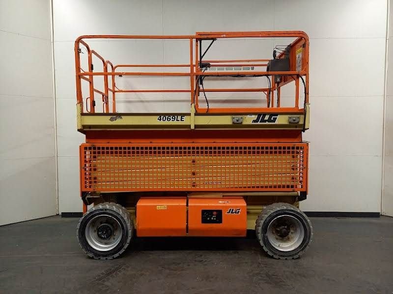 Teleskoparbeitsbühne du type JLG 4069LE, Gebrauchtmaschine en Waregem (Photo 2)