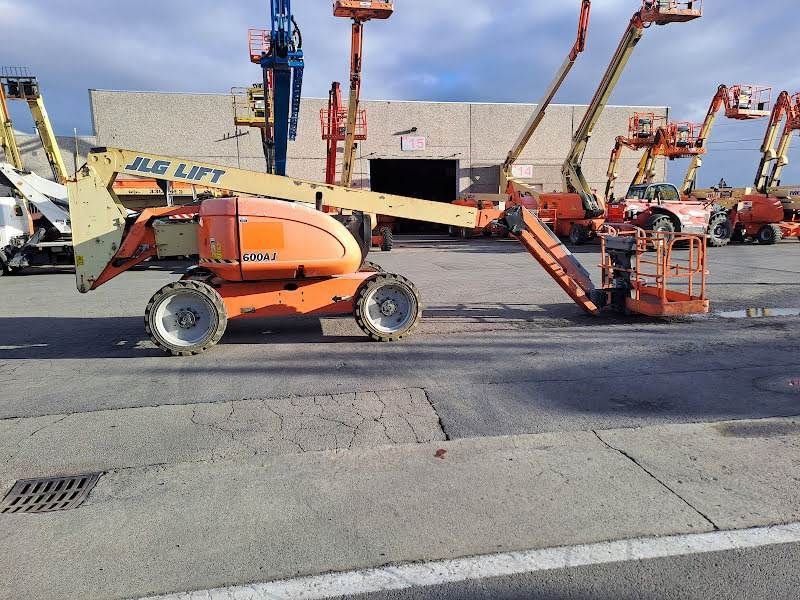 Teleskoparbeitsbühne du type JLG 600AJ, Gebrauchtmaschine en Waregem (Photo 2)