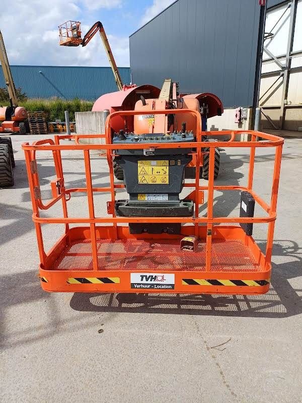 Teleskoparbeitsbühne du type JLG 600AJ, Gebrauchtmaschine en Waregem (Photo 6)