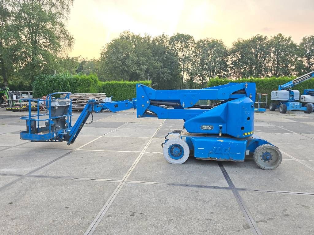 Teleskoparbeitsbühne du type JLG E 400 AJPN, Gebrauchtmaschine en Hooge mierde (Photo 3)