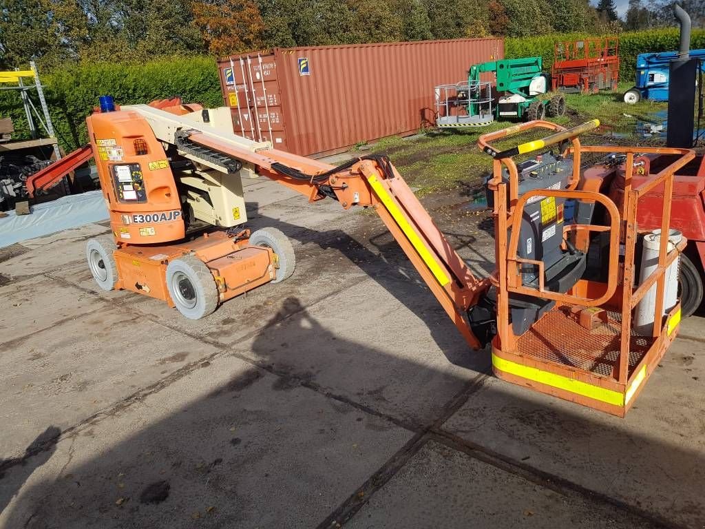 Teleskoparbeitsbühne tip JLG E300 AJP, Gebrauchtmaschine in Hooge mierde (Poză 4)