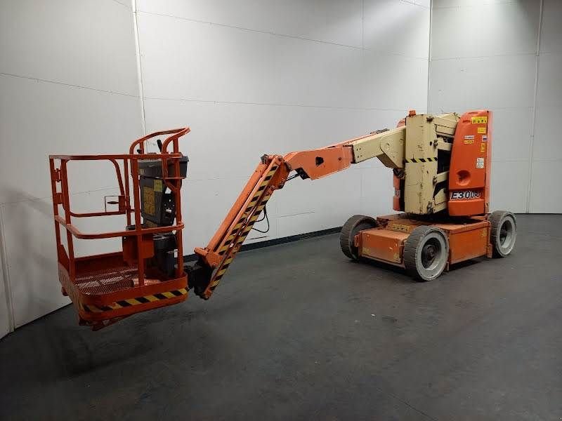 Teleskoparbeitsbühne του τύπου JLG E300AJ, Gebrauchtmaschine σε Waregem (Φωτογραφία 1)