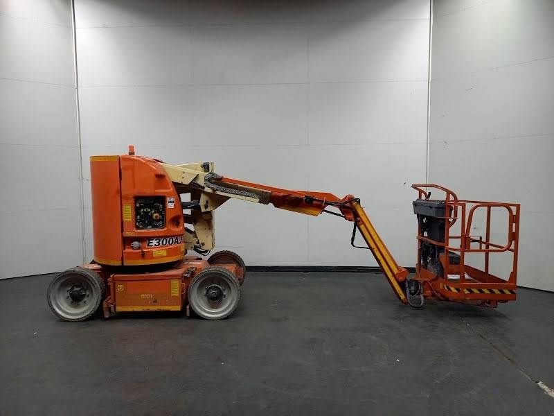 Teleskoparbeitsbühne от тип JLG E300AJ, Gebrauchtmaschine в Waregem (Снимка 3)