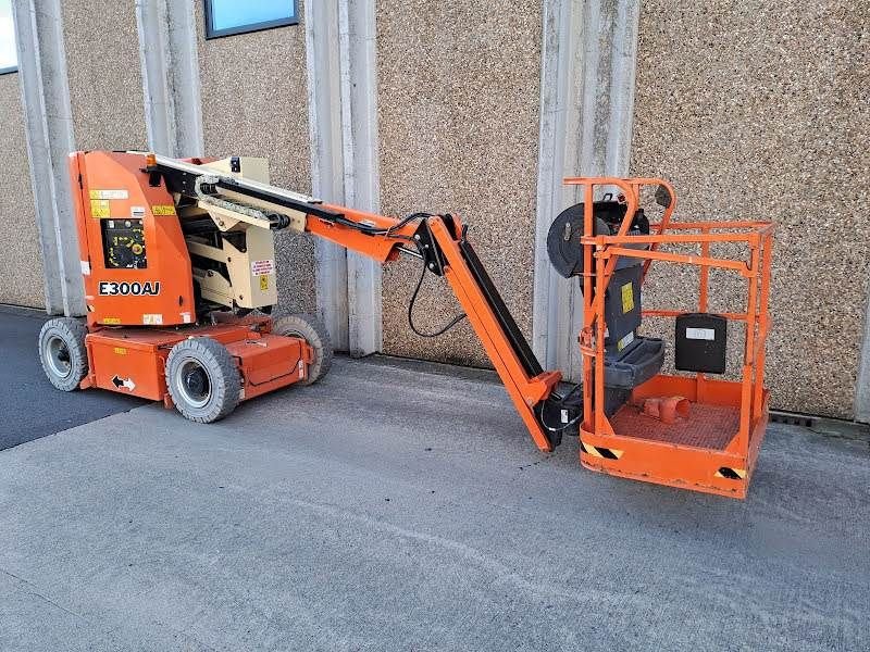 Teleskoparbeitsbühne des Typs JLG E300AJ, Gebrauchtmaschine in Waregem (Bild 2)