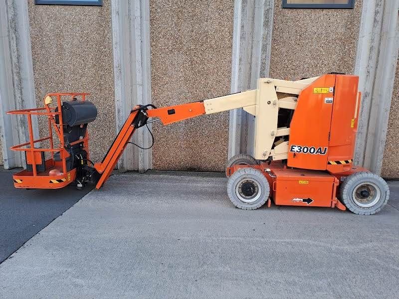 Teleskoparbeitsbühne van het type JLG E300AJ, Gebrauchtmaschine in Waregem (Foto 1)