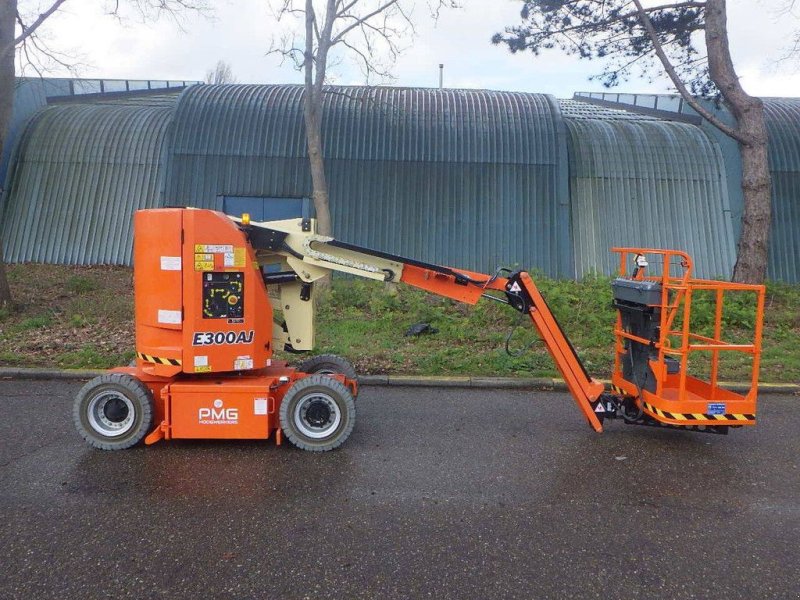 Teleskoparbeitsbühne of the type JLG E300AJ, Gebrauchtmaschine in Antwerpen (Picture 1)