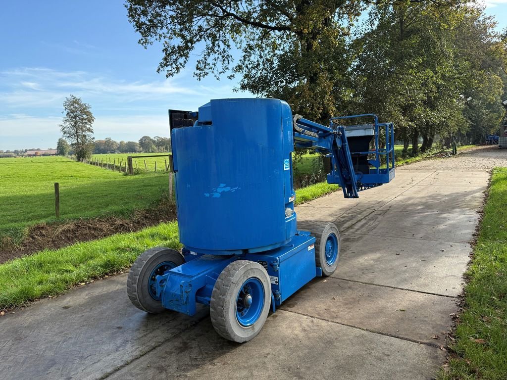 Teleskoparbeitsbühne du type JLG E300AJP, Gebrauchtmaschine en Lunteren (Photo 8)