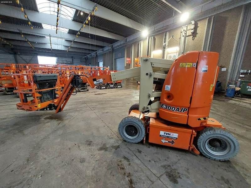 Teleskoparbeitsbühne des Typs JLG E300AJP, Gebrauchtmaschine in Waregem (Bild 2)