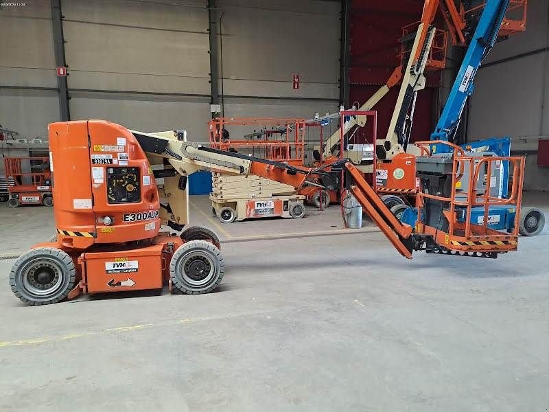 Teleskoparbeitsbühne tip JLG E300AJP, Gebrauchtmaschine in Waregem (Poză 1)