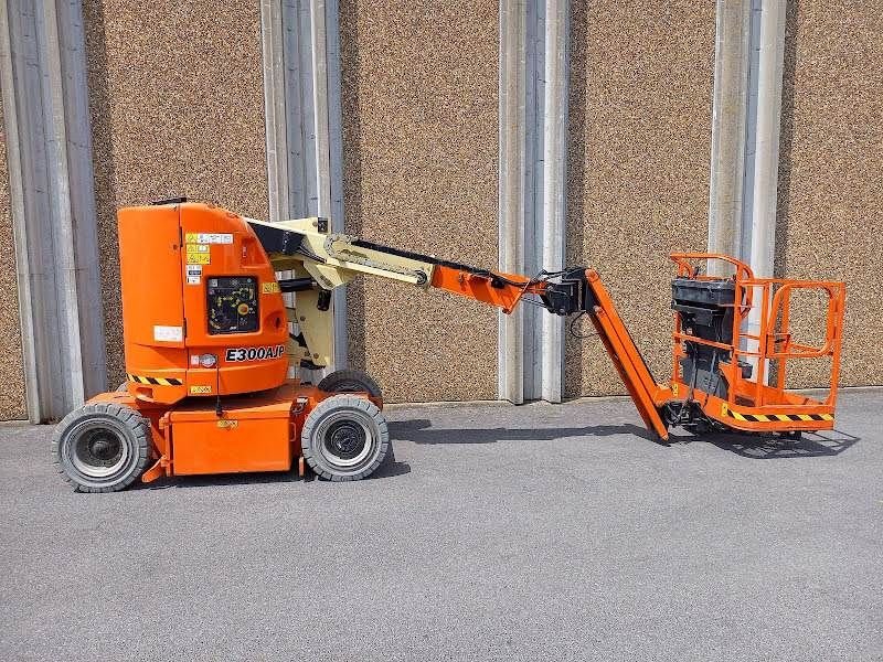 Teleskoparbeitsbühne του τύπου JLG E300AJP, Gebrauchtmaschine σε Waregem (Φωτογραφία 3)