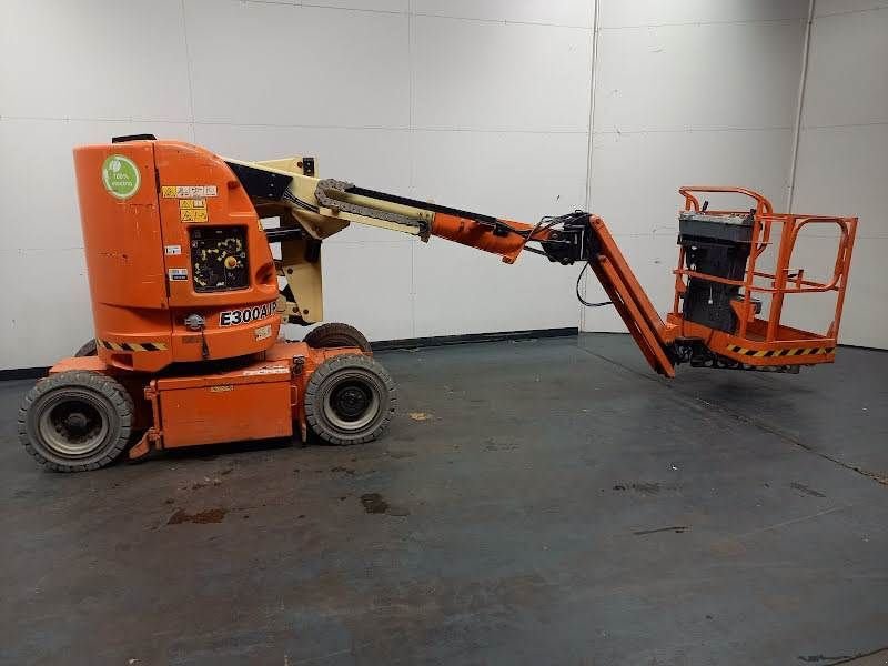 Teleskoparbeitsbühne del tipo JLG E300AJP, Gebrauchtmaschine In Waregem (Immagine 3)