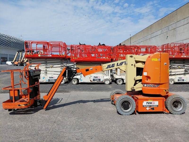 Teleskoparbeitsbühne del tipo JLG E300AJP, Gebrauchtmaschine en Waregem (Imagen 2)