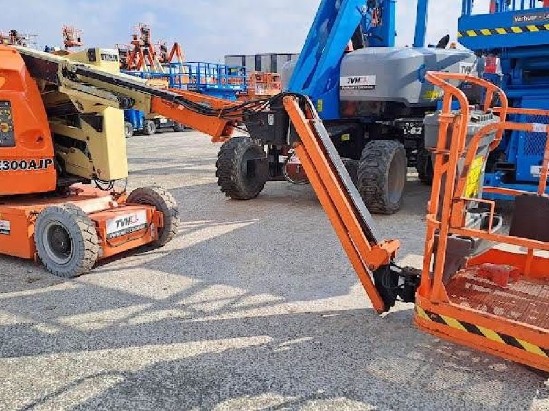 Teleskoparbeitsbühne a típus JLG E300AJP, Gebrauchtmaschine ekkor: Waregem