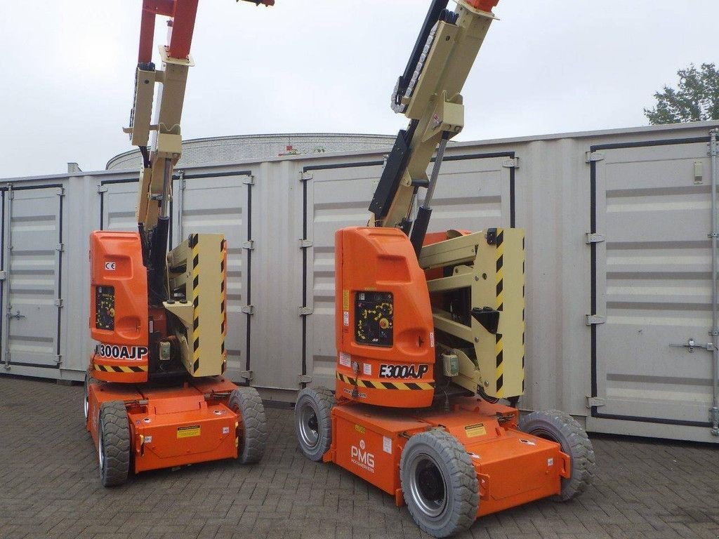 Teleskoparbeitsbühne des Typs JLG E300AJP, Gebrauchtmaschine in Antwerpen (Bild 3)