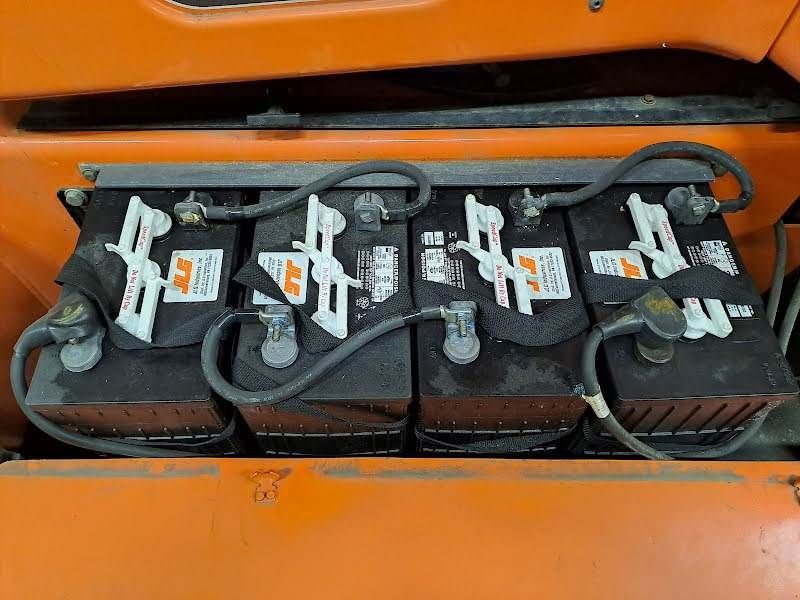 Teleskoparbeitsbühne tip JLG E450AJ, Gebrauchtmaschine in Waregem (Poză 9)