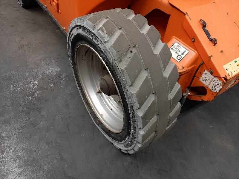 Teleskoparbeitsbühne tip JLG E450AJ, Gebrauchtmaschine in Waregem (Poză 10)