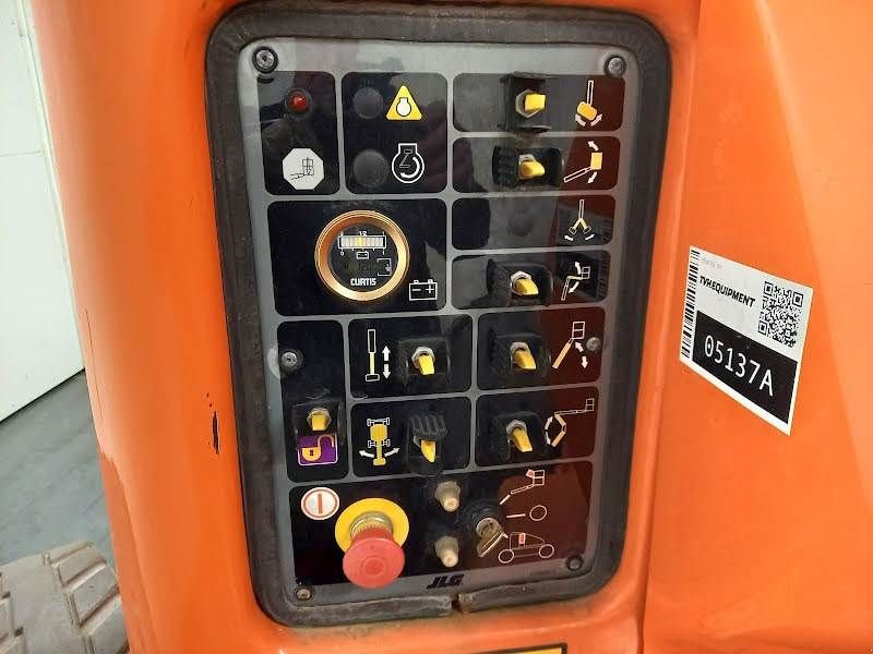 Teleskoparbeitsbühne tip JLG E450AJ, Gebrauchtmaschine in Waregem (Poză 4)