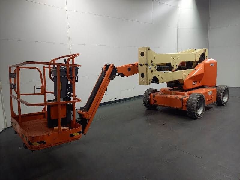 Teleskoparbeitsbühne du type JLG E450AJ, Gebrauchtmaschine en Waregem (Photo 1)