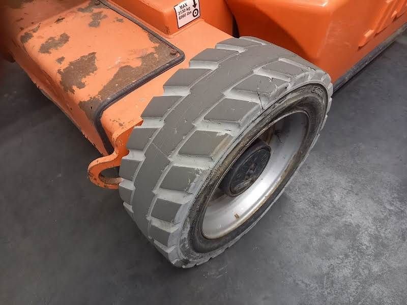 Teleskoparbeitsbühne du type JLG E450AJ, Gebrauchtmaschine en Waregem (Photo 10)