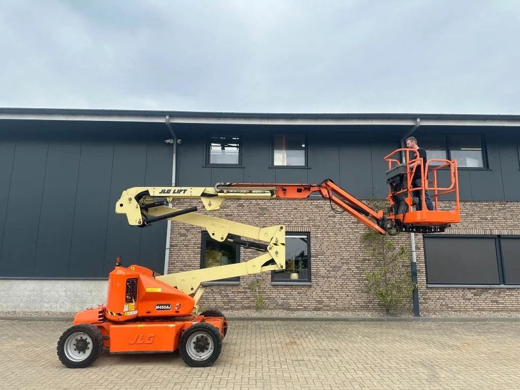 Teleskoparbeitsbühne of the type JLG M450AJ Kubota Hybride Diesel Elektra Knikarm Hoogwerker 15.7 met, Gebrauchtmaschine in VEEN (Picture 2)