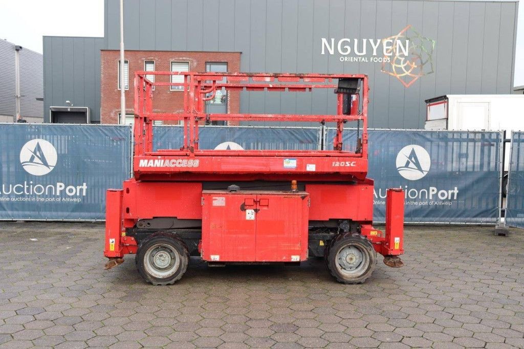 Teleskoparbeitsbühne des Typs Manitou 120SC, Gebrauchtmaschine in Antwerpen (Bild 2)