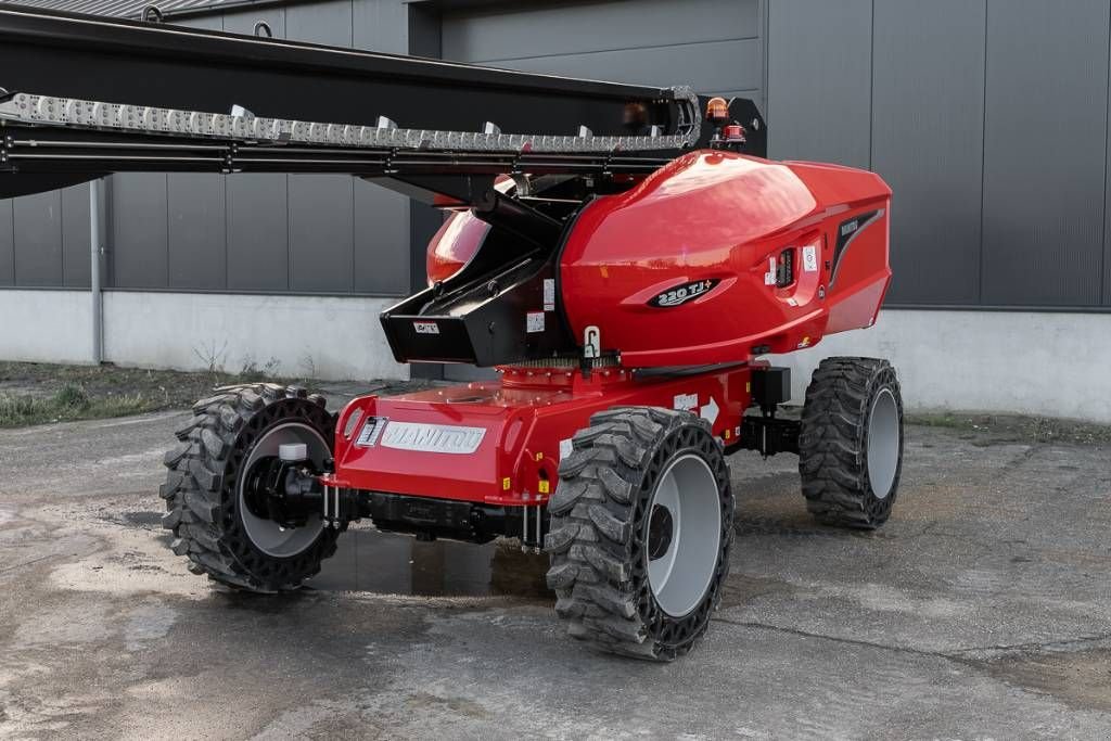 Teleskoparbeitsbühne of the type Manitou 220 TJ +, Neumaschine in Moerbeke (Picture 2)