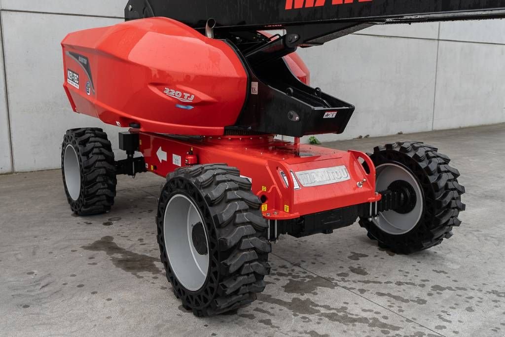 Teleskoparbeitsbühne des Typs Manitou 220 TJ, Neumaschine in Moerbeke (Bild 4)