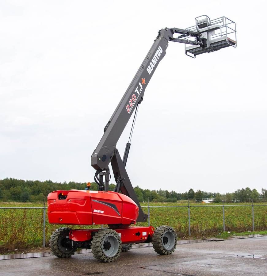 Teleskoparbeitsbühne van het type Manitou 220TJ+, Gebrauchtmaschine in Sittard (Foto 4)