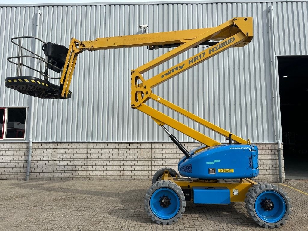 Teleskoparbeitsbühne of the type Niftylift HR 17 Hybride 4x4, Gebrauchtmaschine in WIJCHEN (Picture 4)