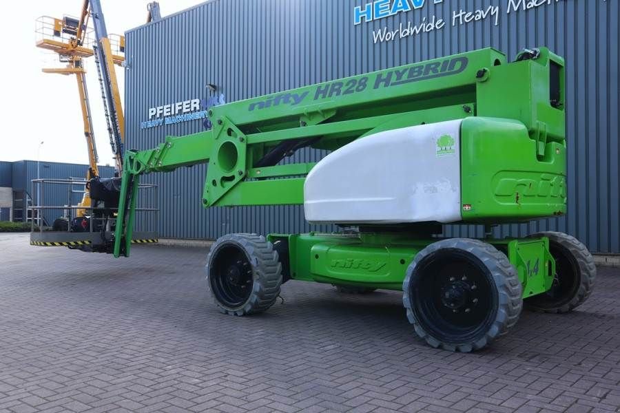 Teleskoparbeitsbühne of the type Niftylift HR28 HYBRIDE Hybrid, 4x4 Drive, 28m Working Height, Gebrauchtmaschine in Groenlo (Picture 10)