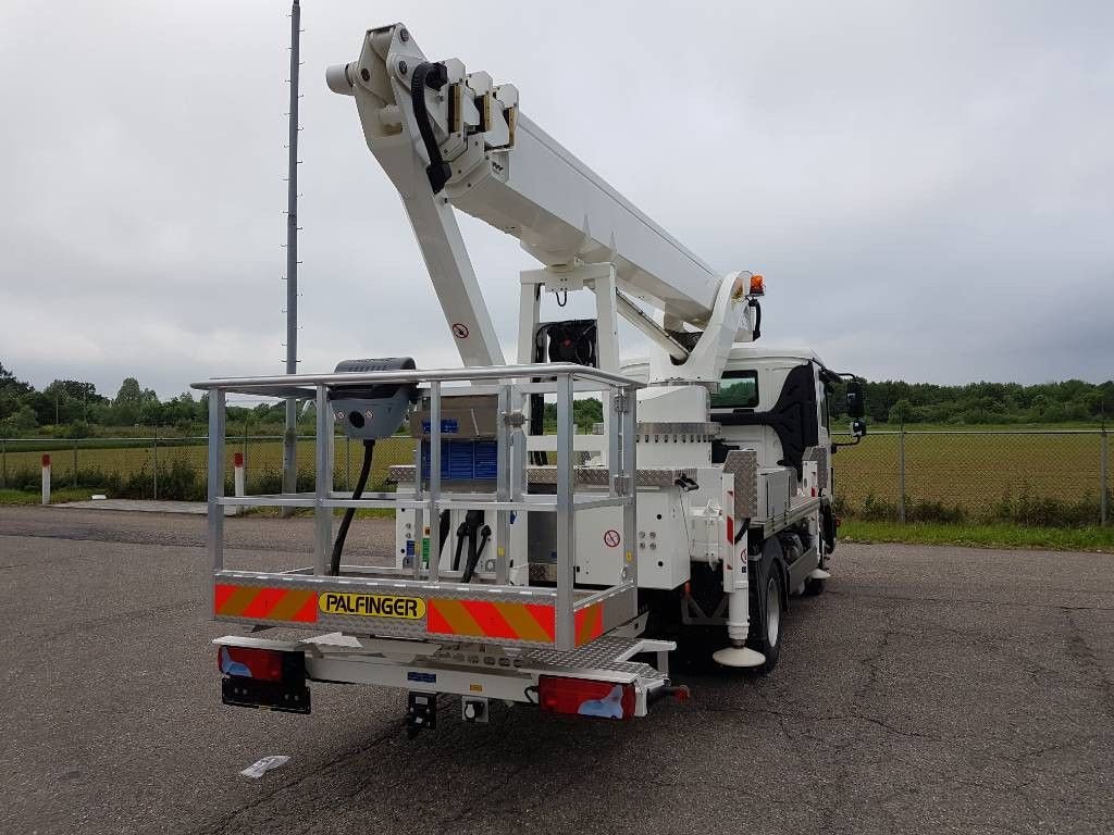 Teleskoparbeitsbühne des Typs Palfinger P 300 KS, Gebrauchtmaschine in Sittard (Bild 9)