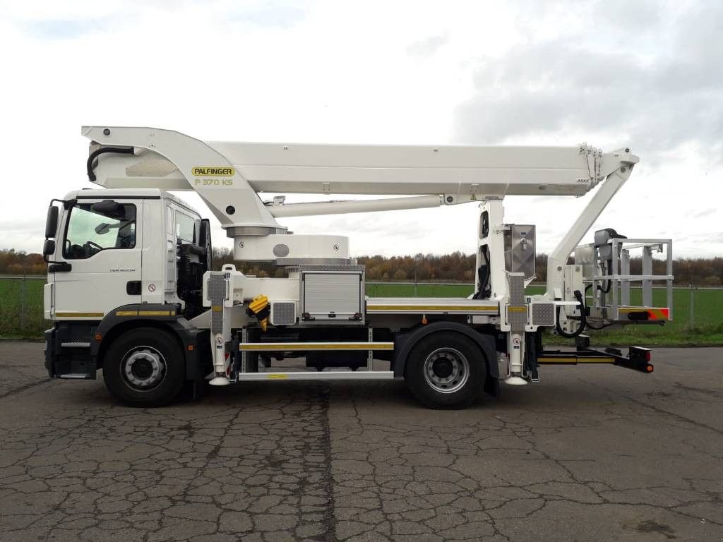 Teleskoparbeitsbühne van het type Palfinger P 370 KS, Neumaschine in Sittard (Foto 3)