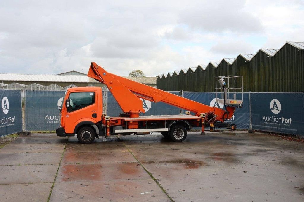 Teleskoparbeitsbühne del tipo Renault MAXITY CMC PLA212, Gebrauchtmaschine In Antwerpen (Immagine 1)