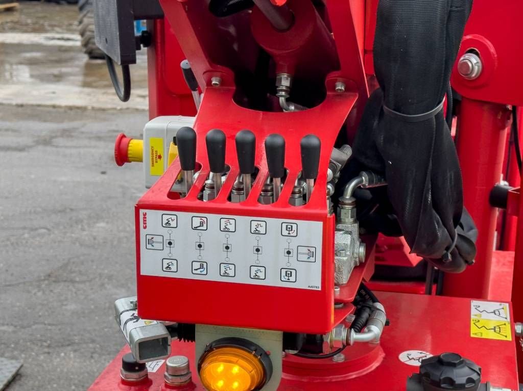 Teleskoparbeitsbühne van het type Sonstige CMC S13F Spinhoogwerker, Neumaschine in Moerbeke (Foto 6)