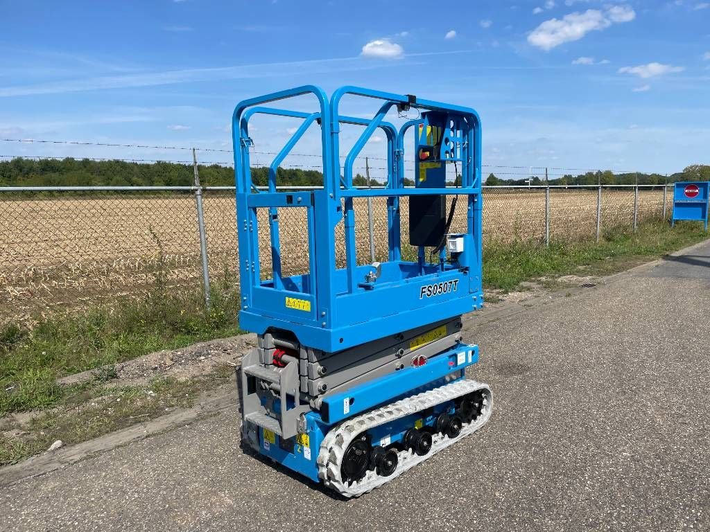 Teleskoparbeitsbühne типа Sonstige Fronteq FS0507T Tracked Scissor Lift, Neumaschine в Sittard (Фотография 5)