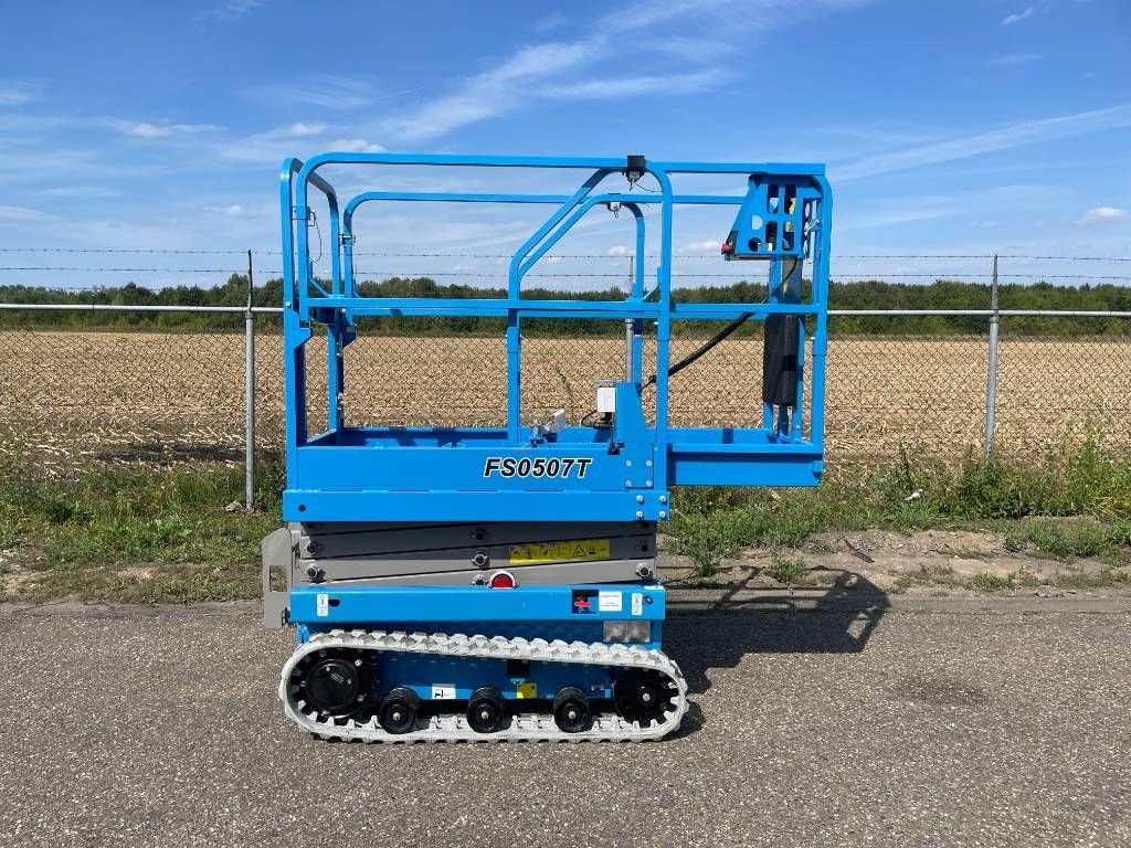 Teleskoparbeitsbühne van het type Sonstige Fronteq FS0507T Tracked Scissor Lift, Neumaschine in Sittard (Foto 8)