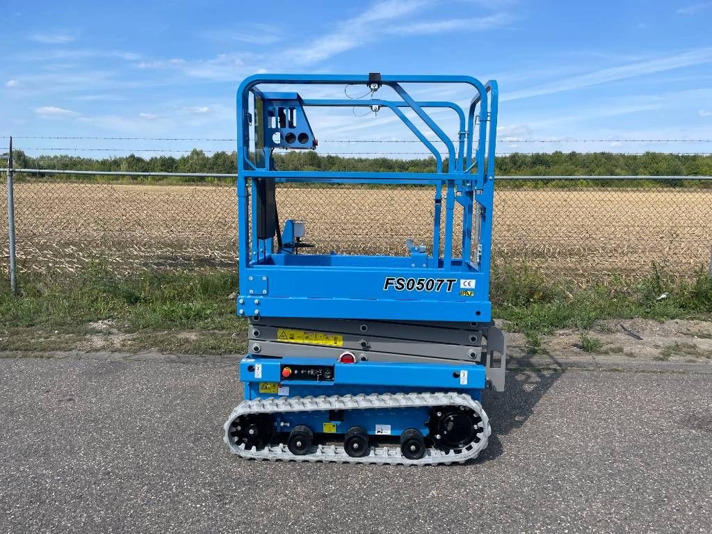 Teleskoparbeitsbühne van het type Sonstige Fronteq FS0507T Tracked Scissor Lift, Neumaschine in Sittard (Foto 1)