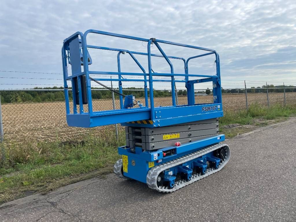 Teleskoparbeitsbühne Türe ait Sonstige Fronteq FS0610T Tracked Scissor Lift, Neumaschine içinde Sittard (resim 4)