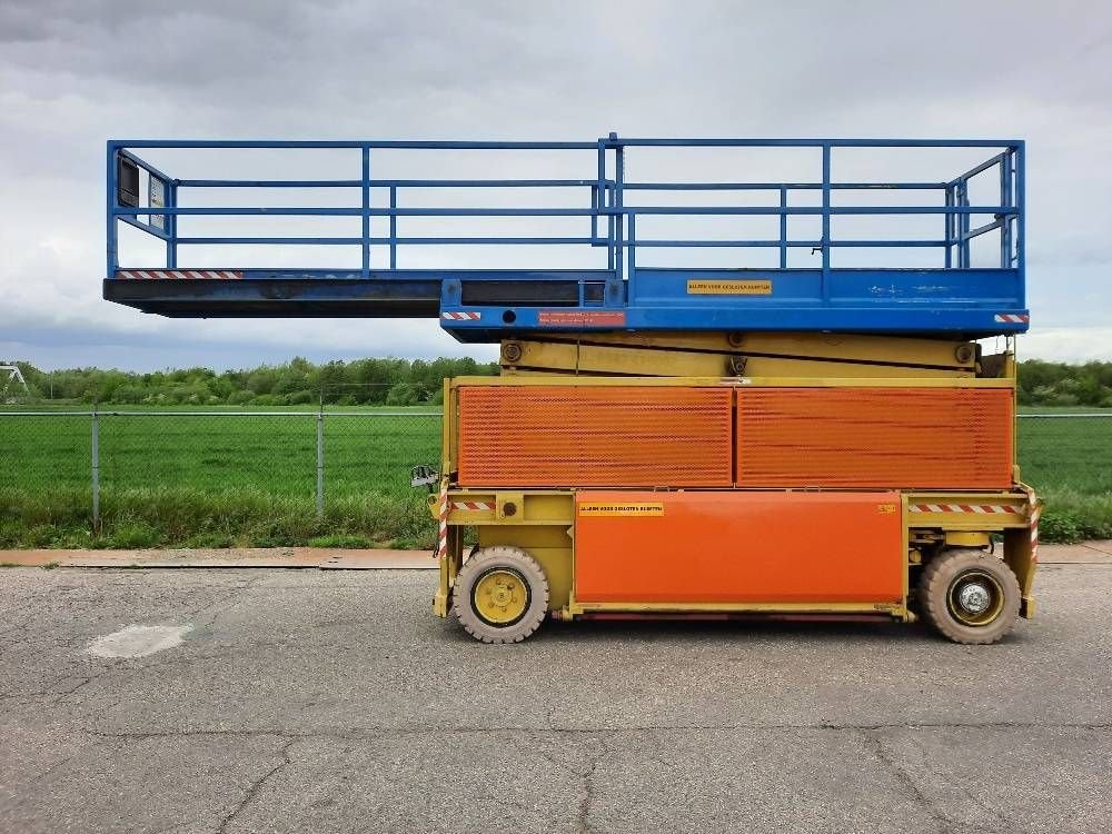 Teleskoparbeitsbühne des Typs Sonstige Gsl LIFTLUX S205 E12 22.5M SCISSOR LIFT 3 UNITS, Gebrauchtmaschine in Sittard (Bild 8)