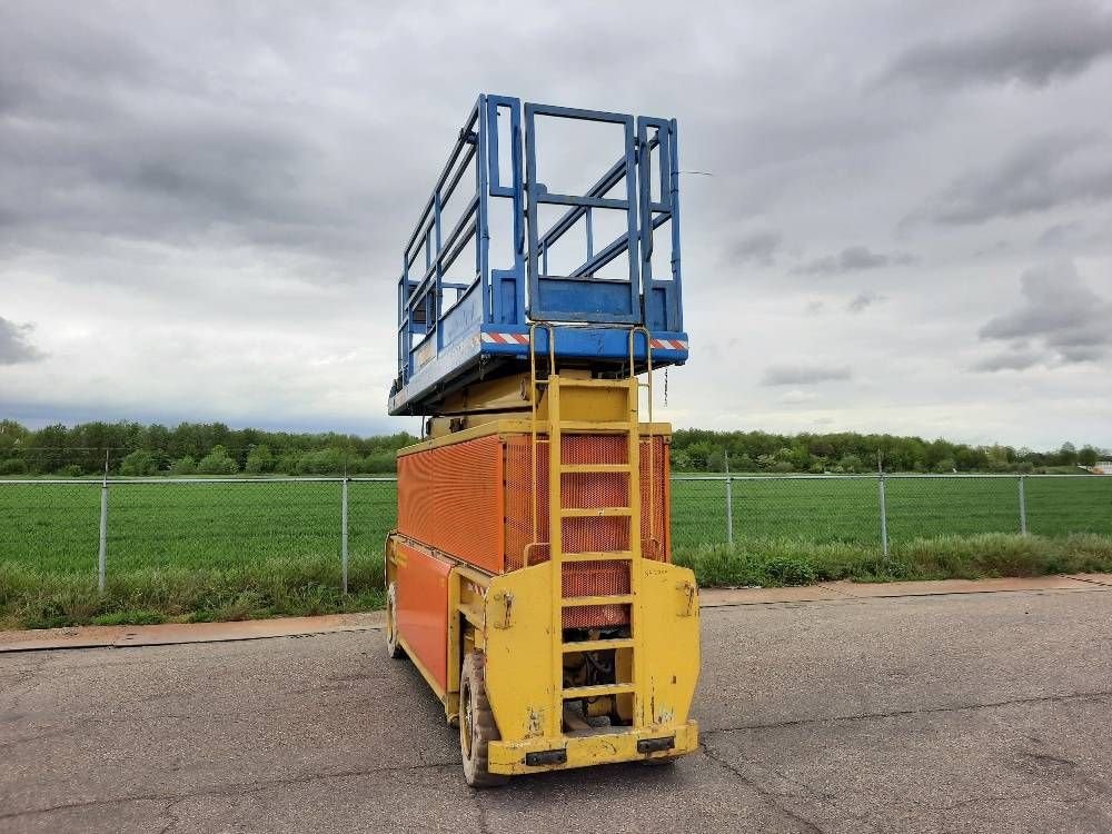 Teleskoparbeitsbühne от тип Sonstige Gsl LIFTLUX S205 E12 22.5M SCISSOR LIFT 3 UNITS, Gebrauchtmaschine в Sittard (Снимка 10)