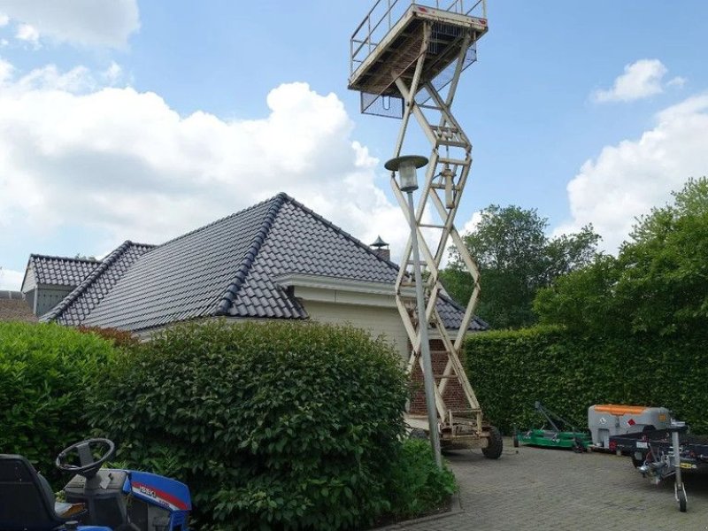 Teleskoparbeitsbühne van het type Sonstige International Schaarhoogwerker Werkhoogte 9.5 meter, Gebrauchtmaschine in IJsselmuiden (Foto 1)