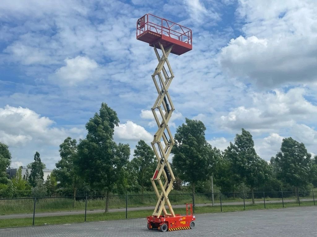 Teleskoparbeitsbühne типа Sonstige LGMG AS1012E 12 METER 320 KG GS-3232 ES 3246, Gebrauchtmaschine в Marknesse (Фотография 10)