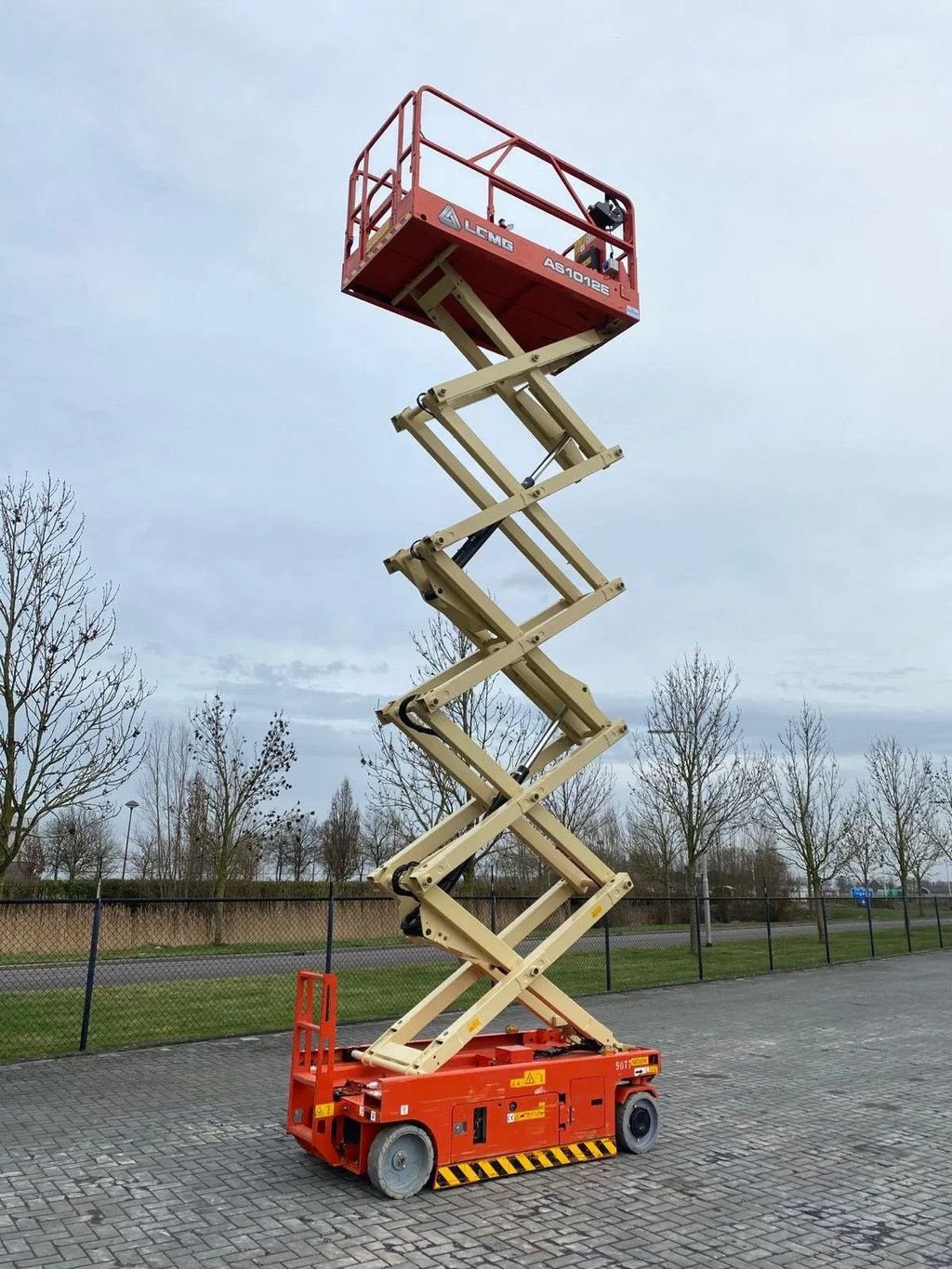 Teleskoparbeitsbühne van het type Sonstige LGMG AS1012E 12 METER 320 KG GS-3232 ES 3246, Gebrauchtmaschine in Marknesse (Foto 9)