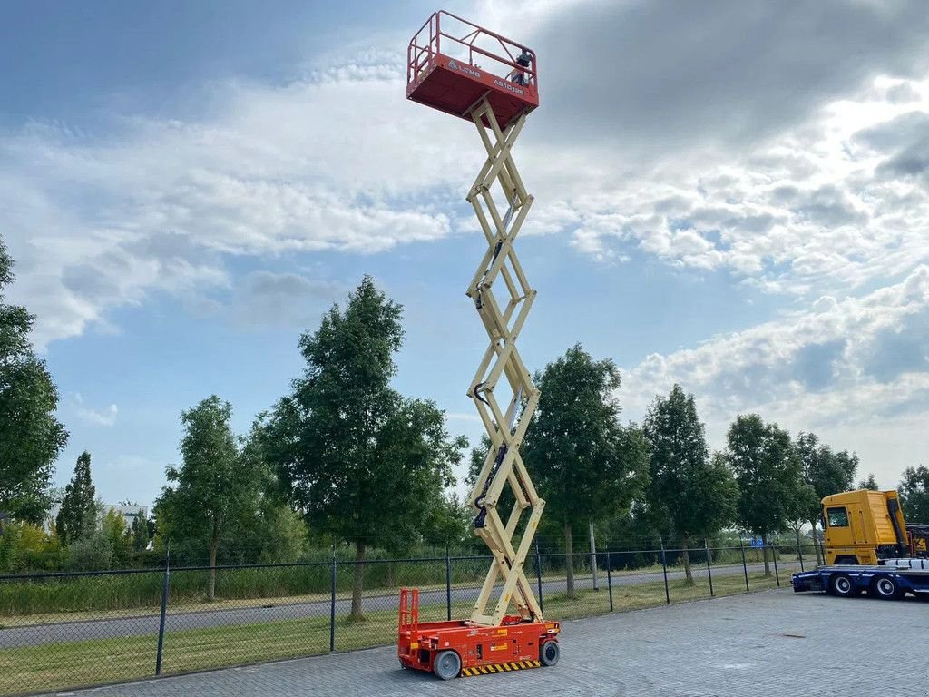 Teleskoparbeitsbühne van het type Sonstige LGMG AS1012E 12 METER 320 KG GS-3232 ES 3246, Gebrauchtmaschine in Marknesse (Foto 9)