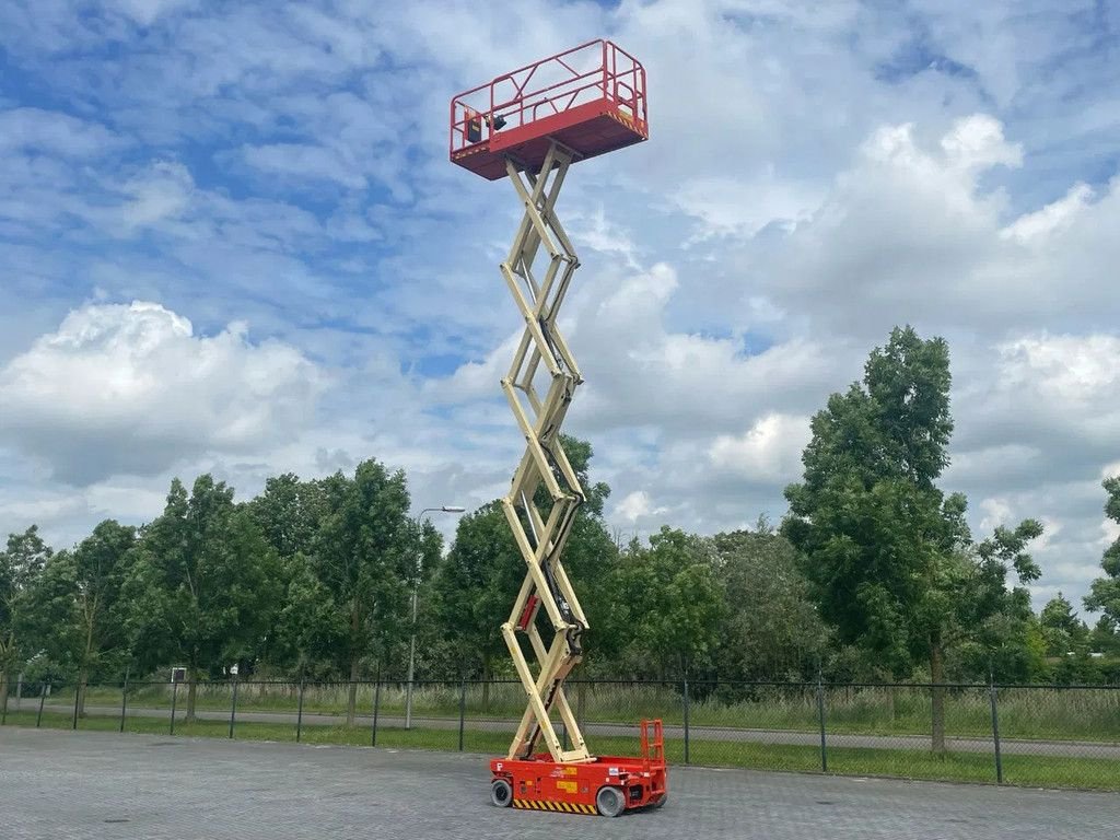 Teleskoparbeitsbühne van het type Sonstige LGMG AS1012E 12 METER 320 KG GS-3232 ES 3246, Gebrauchtmaschine in Marknesse (Foto 9)