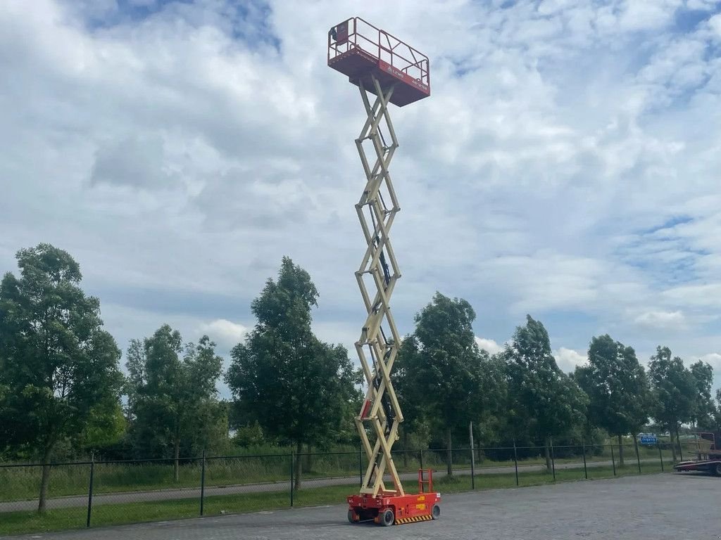 Teleskoparbeitsbühne tip Sonstige LGMG AS1212E 14 METER 320 KG GS-4047 ERT4769, Gebrauchtmaschine in Marknesse (Poză 7)